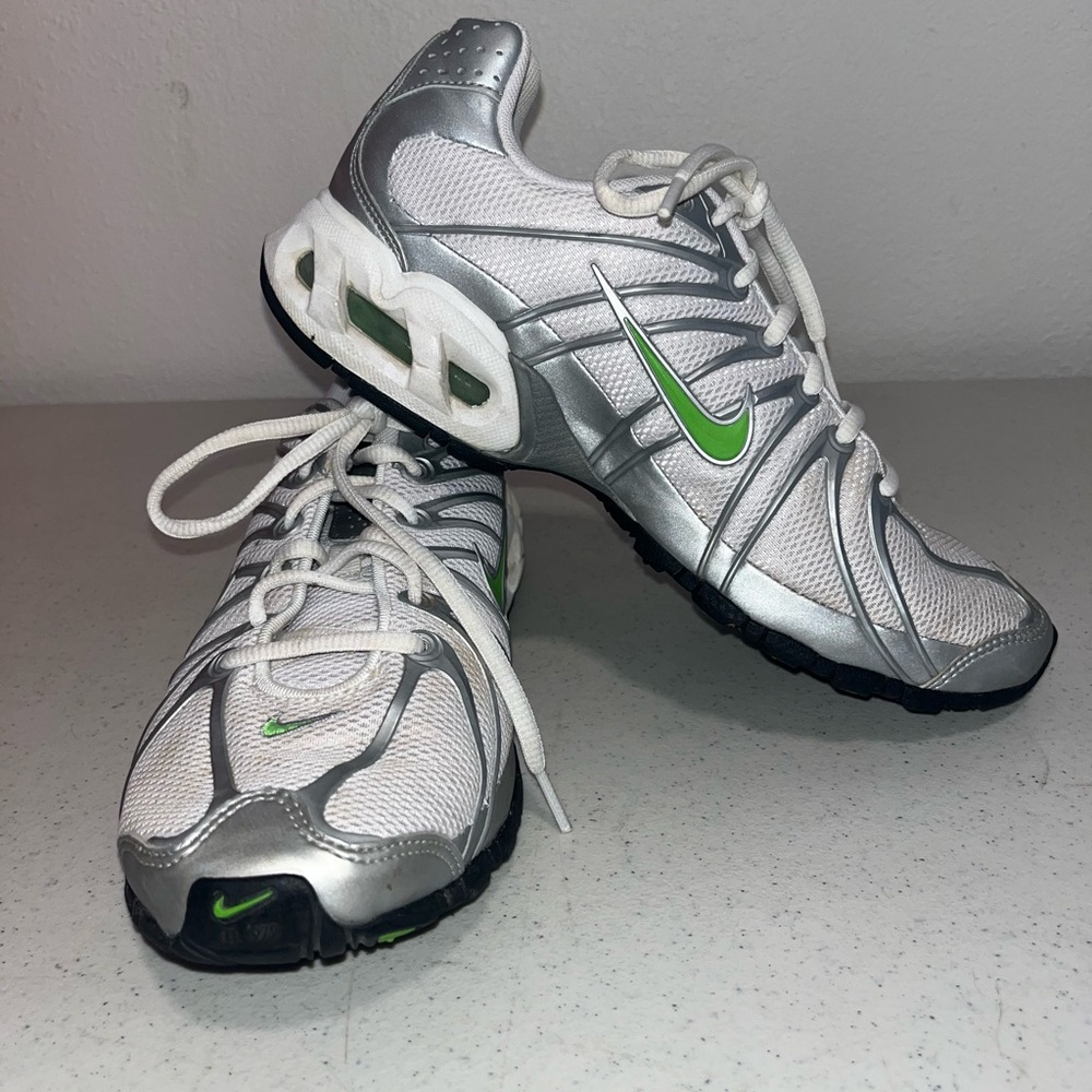 Nike air max sneaker running shoe women 931675–133 lime green